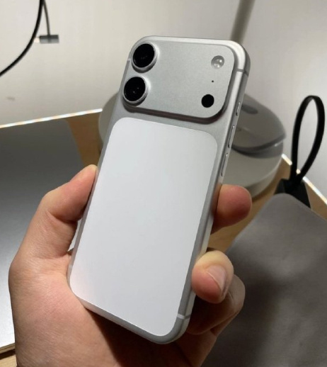 iPhone18标准版神似17Pro理论上它就是17S Pro，然后换个色，没什