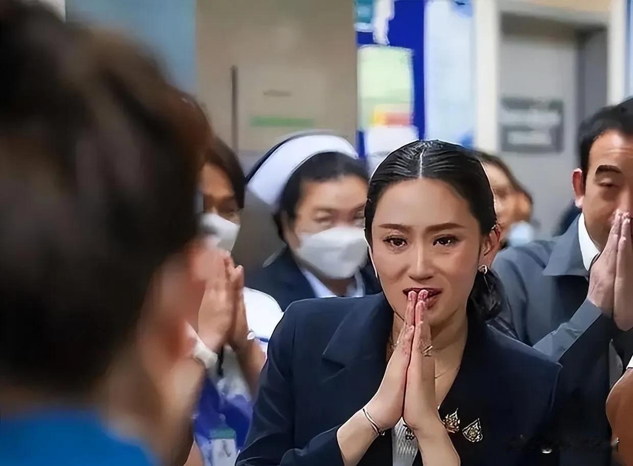 佩通坦下台！泰国5人抢总理宝座，这混战比电视剧还刺激
 
泰国政坛又“换角”了！