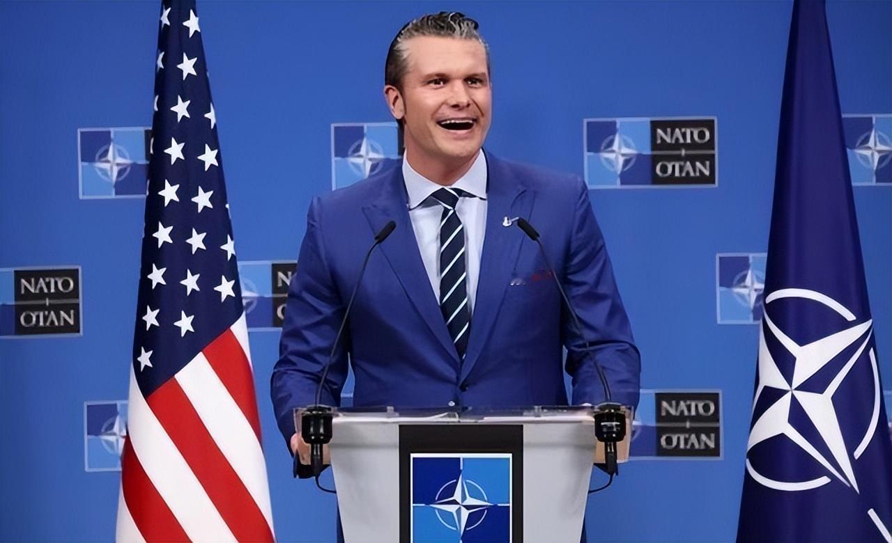 美国防长赫格塞思在国防论坛称：“我们不是要掐死中国，也不想羞辱中国，我们想让北京