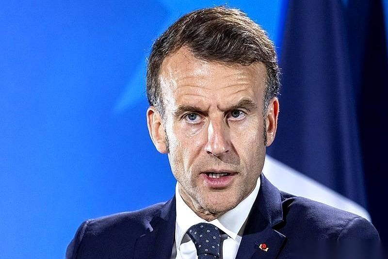 法国总统马克龙，把目光投向了霍尔木兹海峡。
他直接在社交媒体上喊话，要拉上英国，