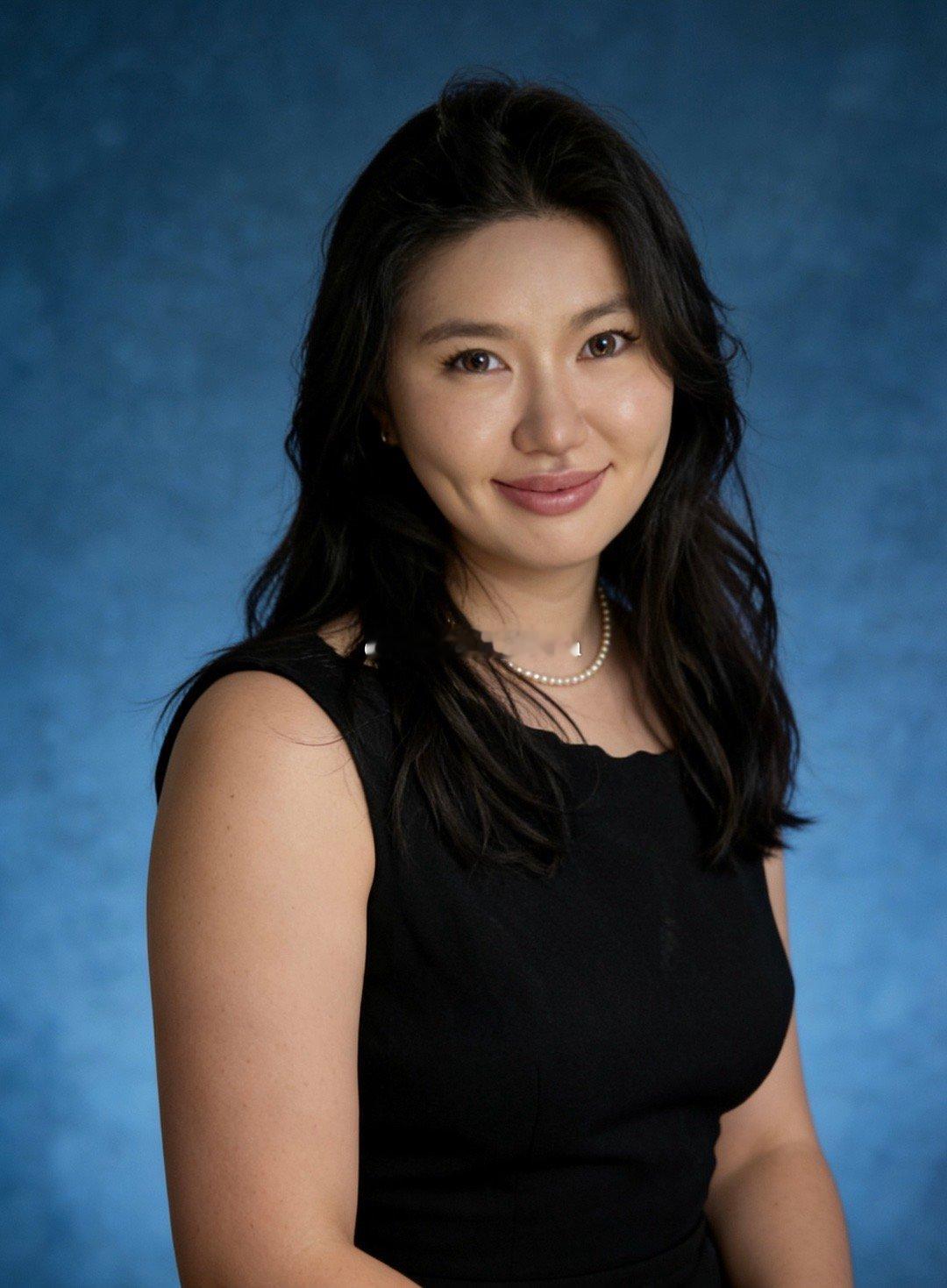 用chat 做的领英头像怒省500 刀 