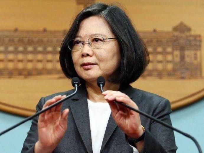 约翰逊与蔡英文见面，两个过气政客在相互吹捧中指点江山！

8月6日，台媒报道:“