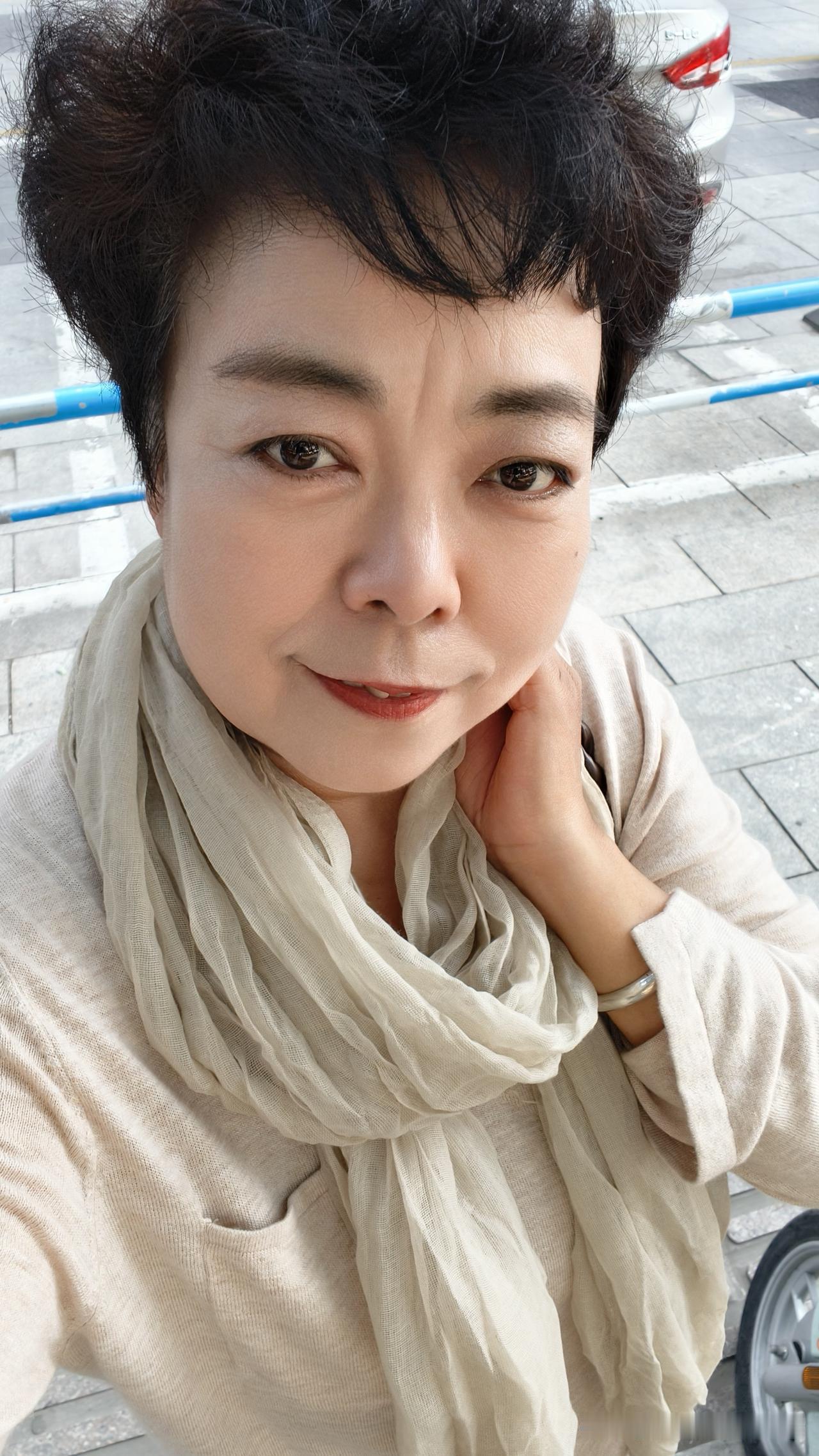 生得再平凡，也是限量版，生活要尽心，也要随心，更要开心。
忙有所值，
闲有所趣。