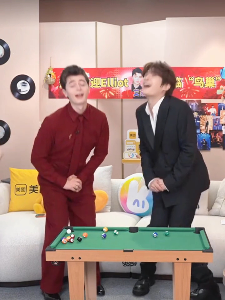 张远在歌手的笑料一直在叠加谁也猜不透张远昨晚的精神状态！复刻抢话筒名场面，模仿赔