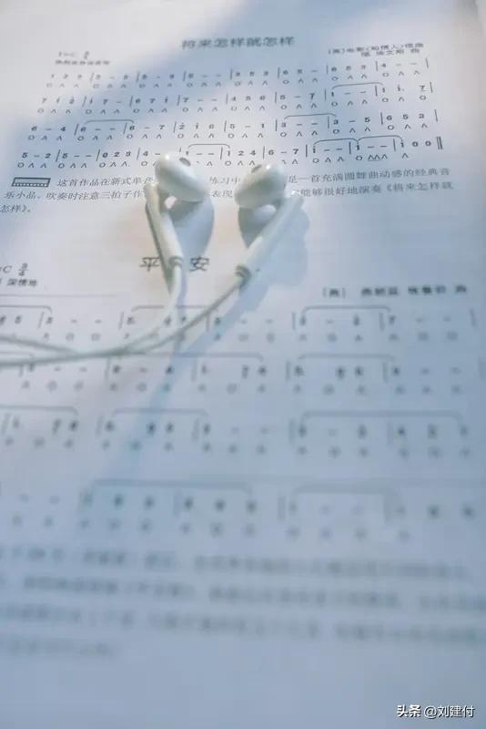 媒体：翻唱不能成为“主打歌” 媒体：翻唱不能成为“主打歌”
当下“翻唱热”盛行，