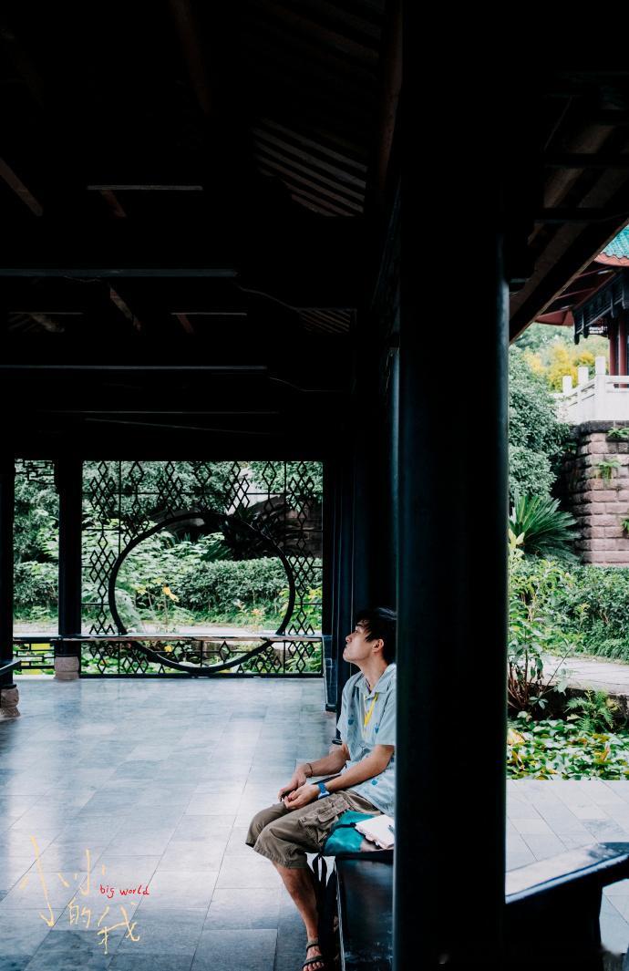 易烊千玺用缓慢倔强的方式爱这个世界  易烊千玺刘春和缓慢倔强的爱这个世界 春和，