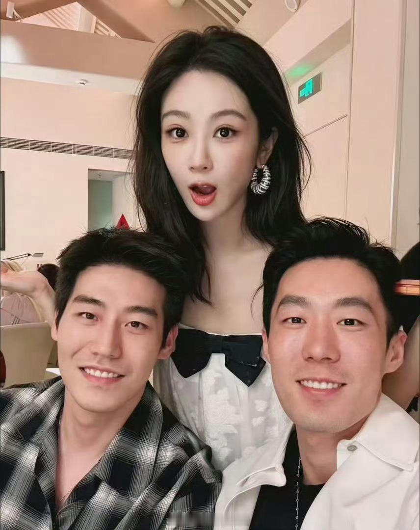视后好美！好想看公主裙全身照 太美了太美了！！！！ 