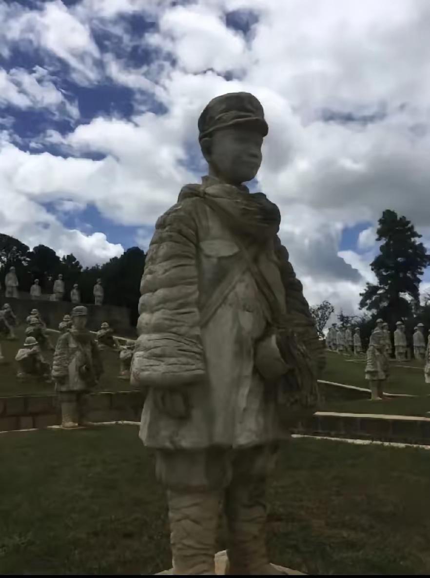 “我死了，中国还在”！这是年仅9岁名字叫张全胜小战士，面对凶神恶煞的日军询问时回