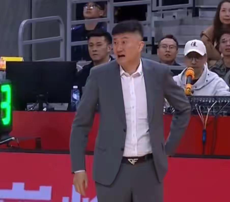 又是大比分输球，看得都没意思。