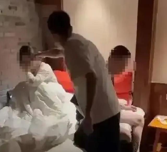 捉奸现场收了2.5万，

被判坐牢半年，

现在法院说他没罪。

这事发生在淄博