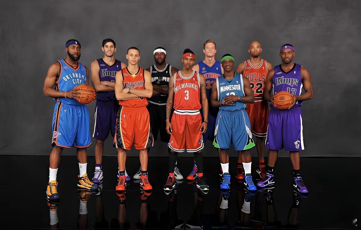 还记得他们吗？媒体晒出2010年新秀挑战赛的阵容全家福 