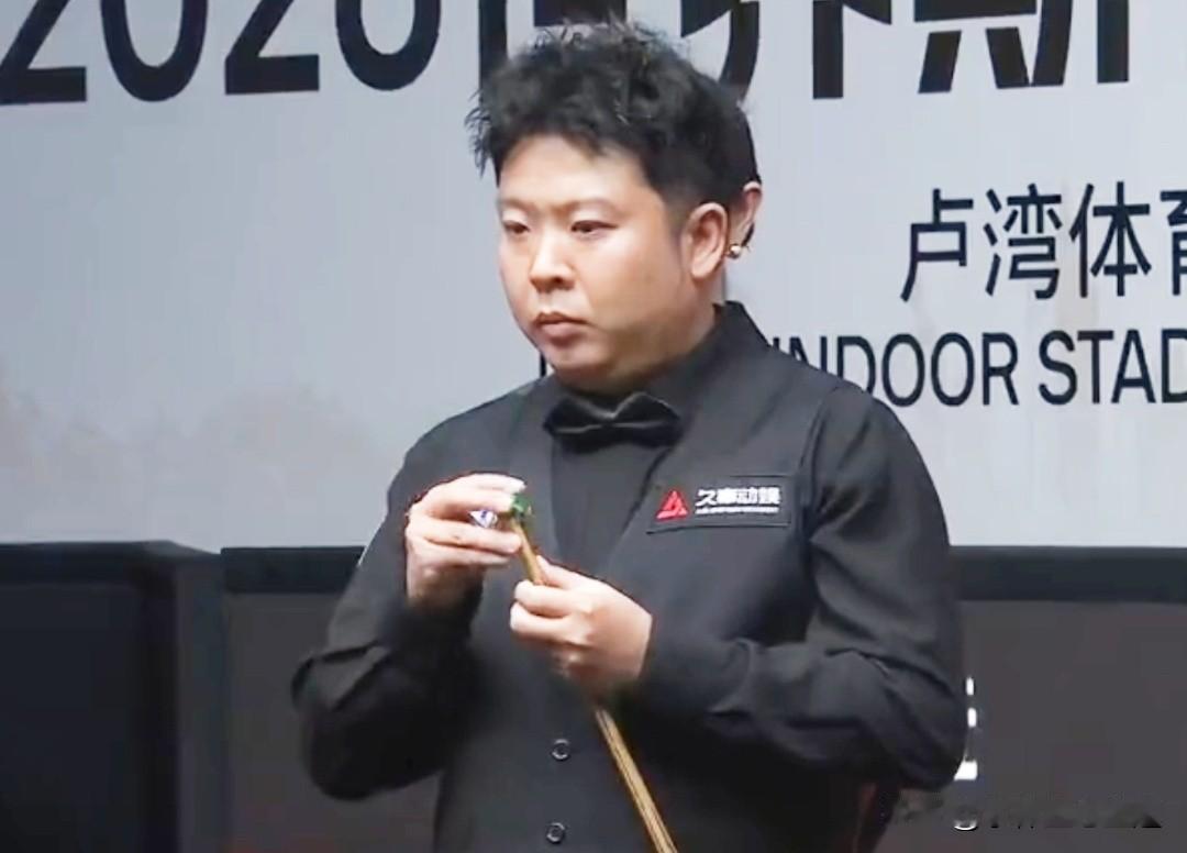 利索夫斯基五连鞭，6-4战胜张安达，晋级上海大师赛第二轮！
 
 
北京时间7月