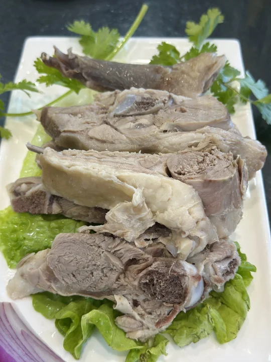 一斤手抓羊肉，一斤炒肉片😋