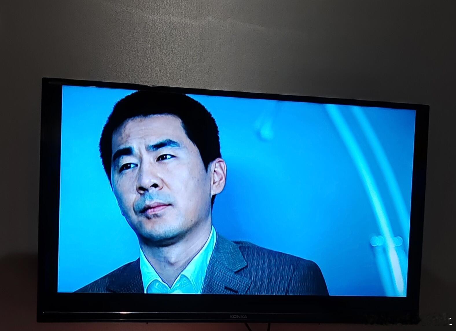 理解了蒋勤勤说陈建斌像赵寅成了，像老年版的赵寅成[允悲] 