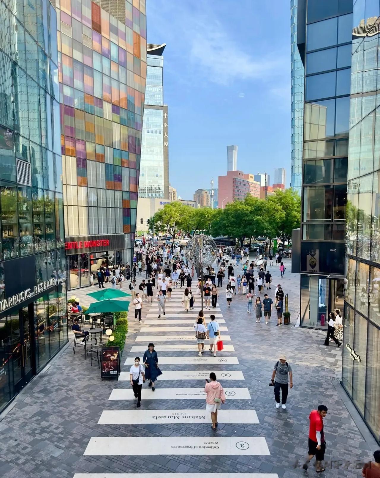 #秋日生活打卡季#
初秋，褪去了夏天的酷热，微风拂面而来，感受秋天的丝丝凉意，享