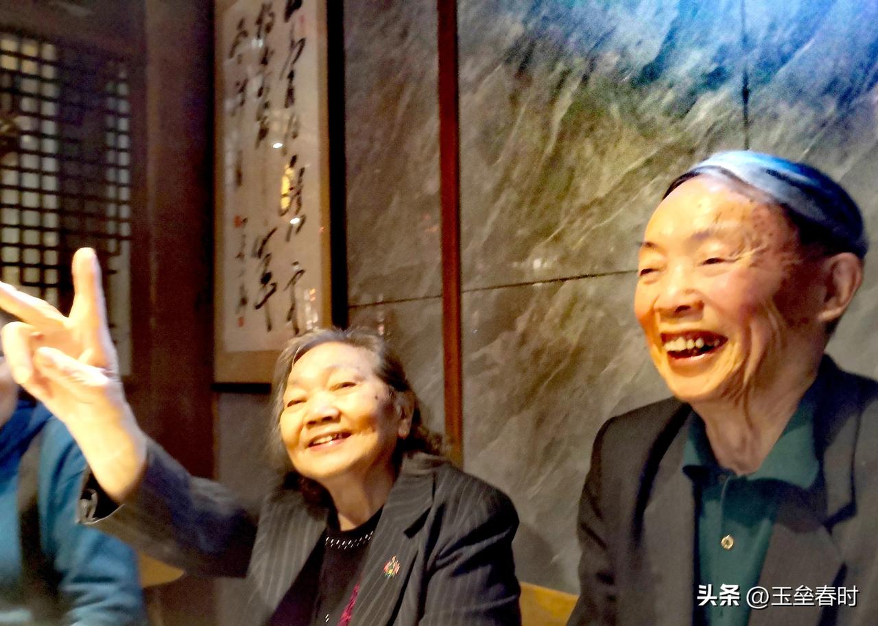 永远的亲情

我父母亲是四川灌县人（现在的都冮堰巿），父母亲生前在成都打拼生活，