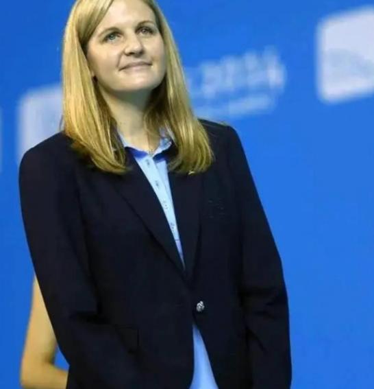 办一届奥运，背上三十年账。
国际奥林匹克委员会突然踩下刹车，申办这门生意，好像真