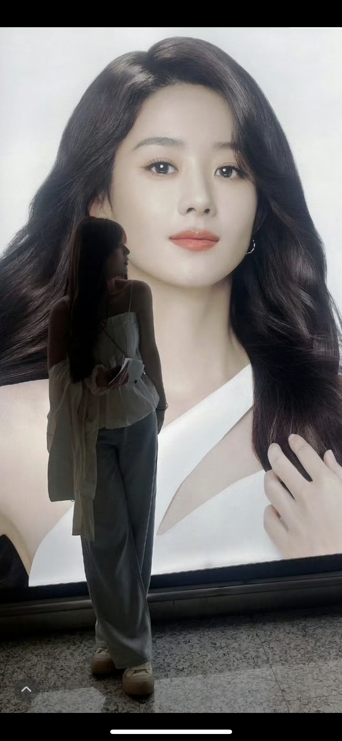 赵露思和赵丽颖二次元同框露思和颖宝都是美美哒！美女互相吸引👌🏻 ​​​