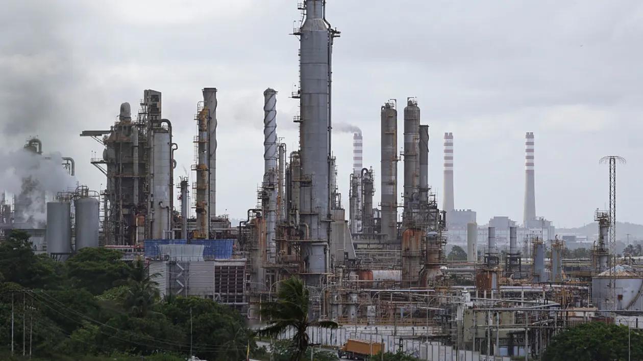 马杜罗被抓之后，油价是上涨还是下跌呢？

马杜罗被抓，美国和委内瑞拉政府估计会达