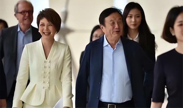 四川副省长千金孟军，下嫁给任正非，生了个女儿叫孟晚舟。
她从一个高干家庭的千金，