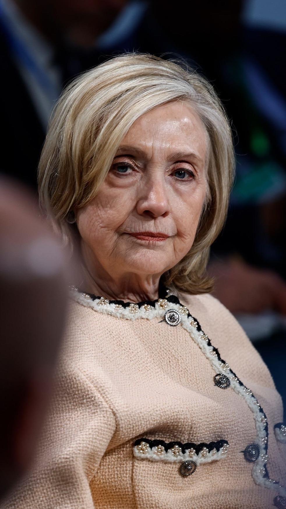 希拉里·克林顿在就杰弗里·爱泼斯坦一案作证前，向众议院监督委员会发表了开场白。