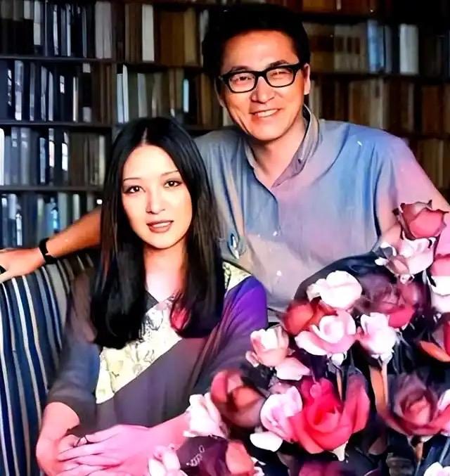 一位情感专家说:

“遇到爱，遇到性，都不稀罕！男人想找个睡觉的女人，不难；女人