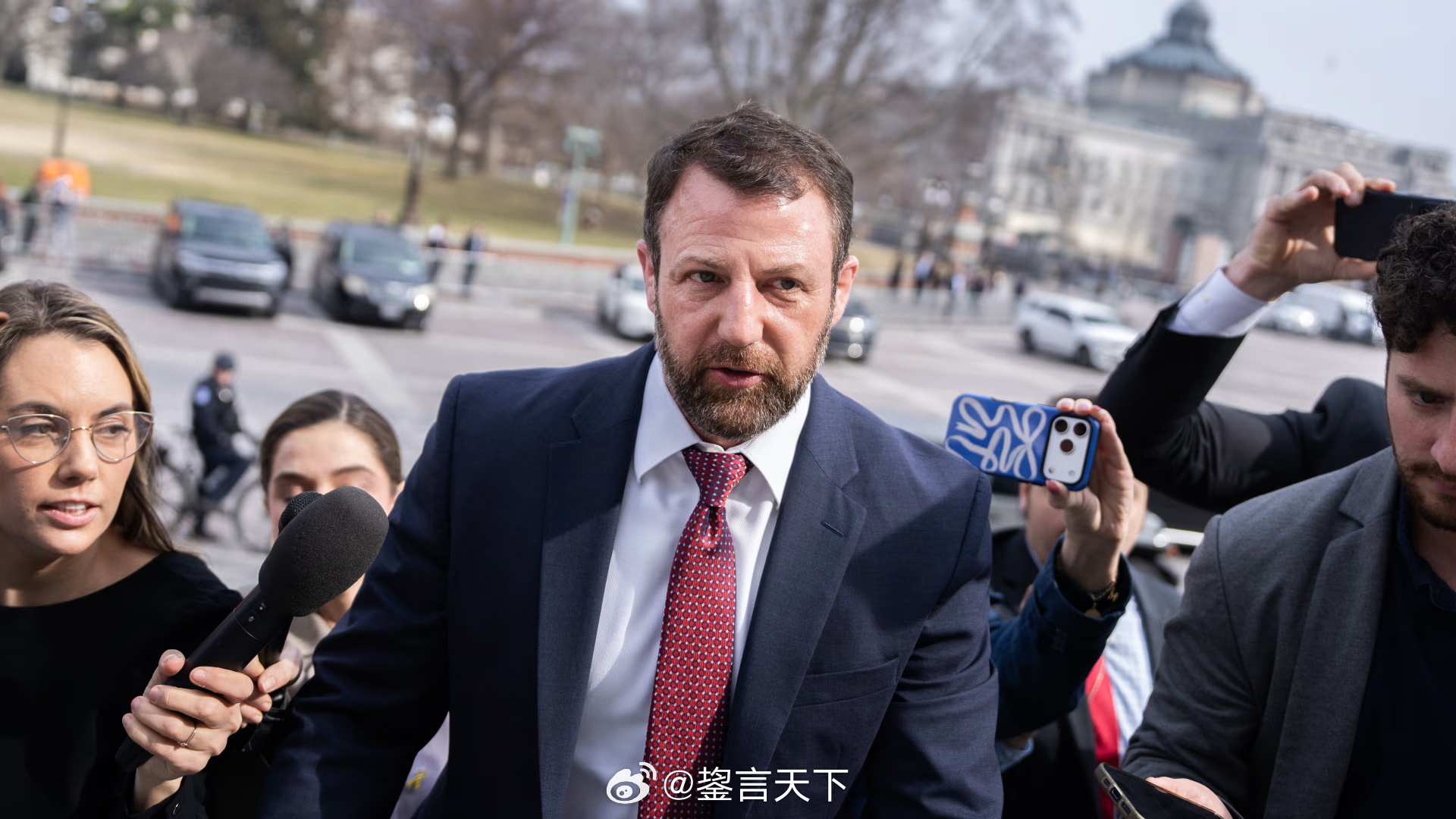 参议院投票通过马克韦恩·马林出任国土安全部长 美国参议院在周一深夜投票确认了马克