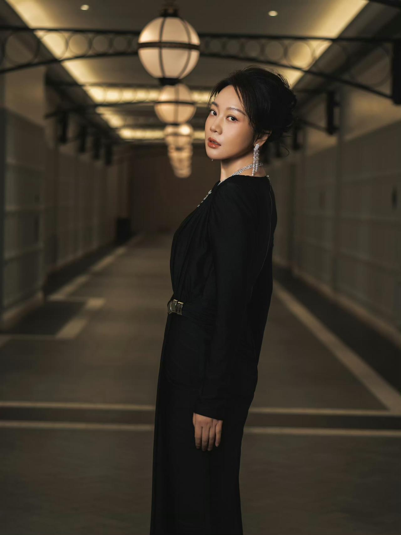 闫妮首夺金莲花最佳女主！从佟湘玉到黄玲，她用演技熬成时光赢家
 
恭喜闫妮！第1