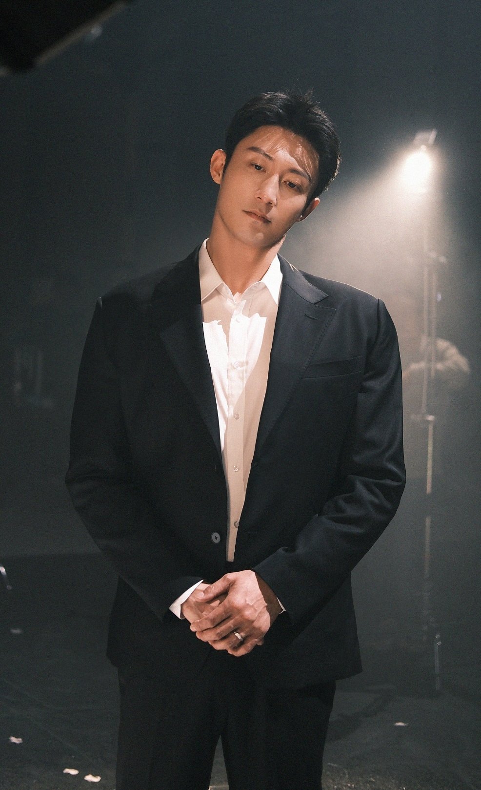 又戴婚戒了老公 