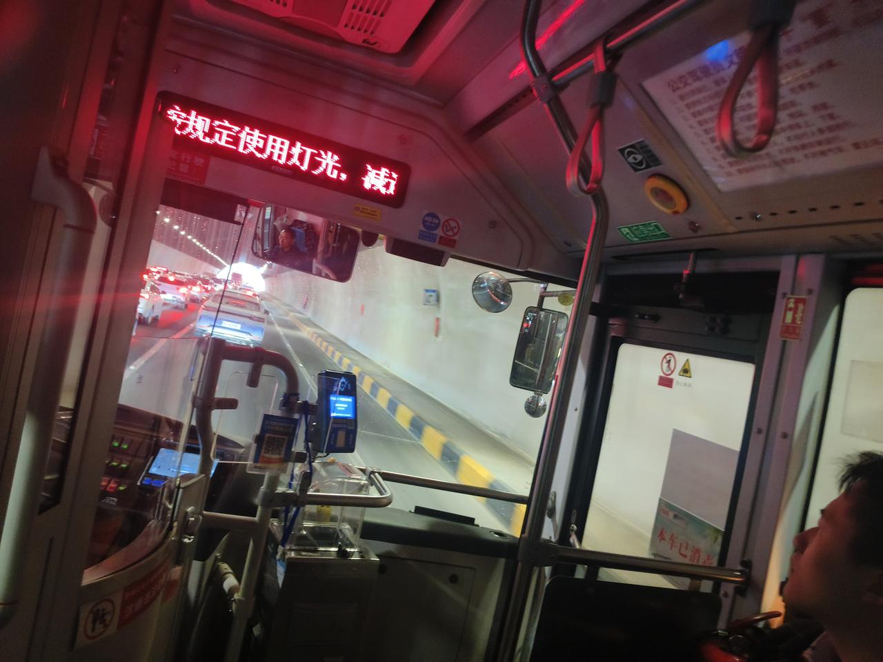 中国:美债40万亿要崩
高市:我抛美债
普京:我不用美元，
特朗普:我想法弄死美