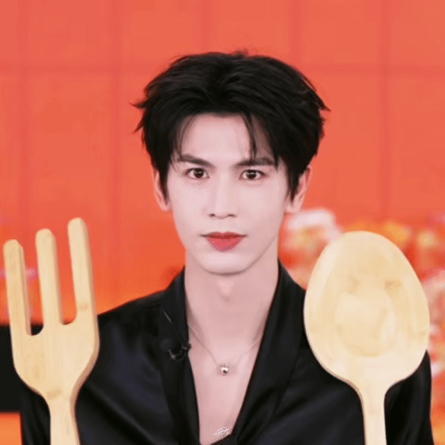 张凌赫泡面老吃家 泡面老吃家的快乐被张凌赫演绎出来✨不用复杂料理，短时间就能收获
