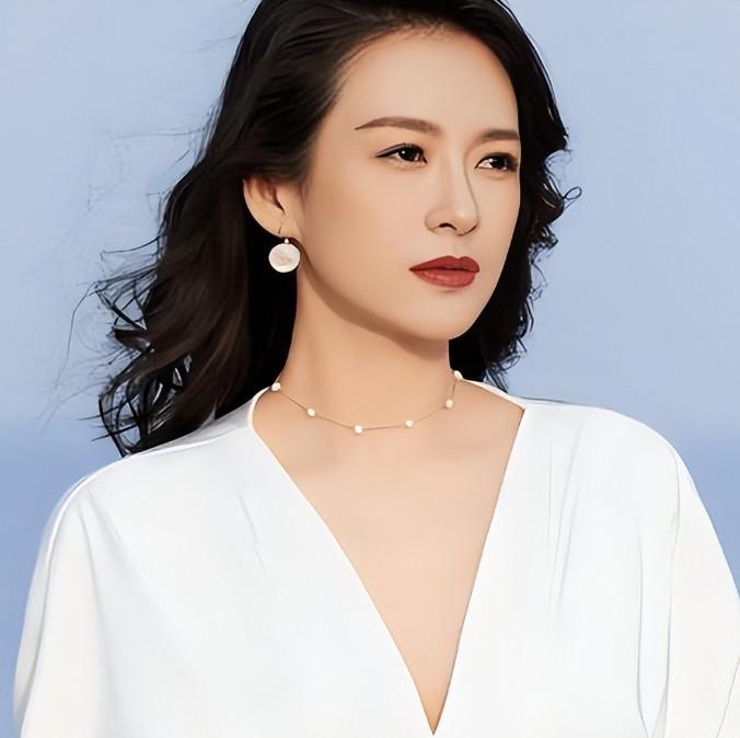 章子怡套现3亿登上热搜！我们与其盯着那3个亿喊“别让她跑了”
 
倒不如思考，如