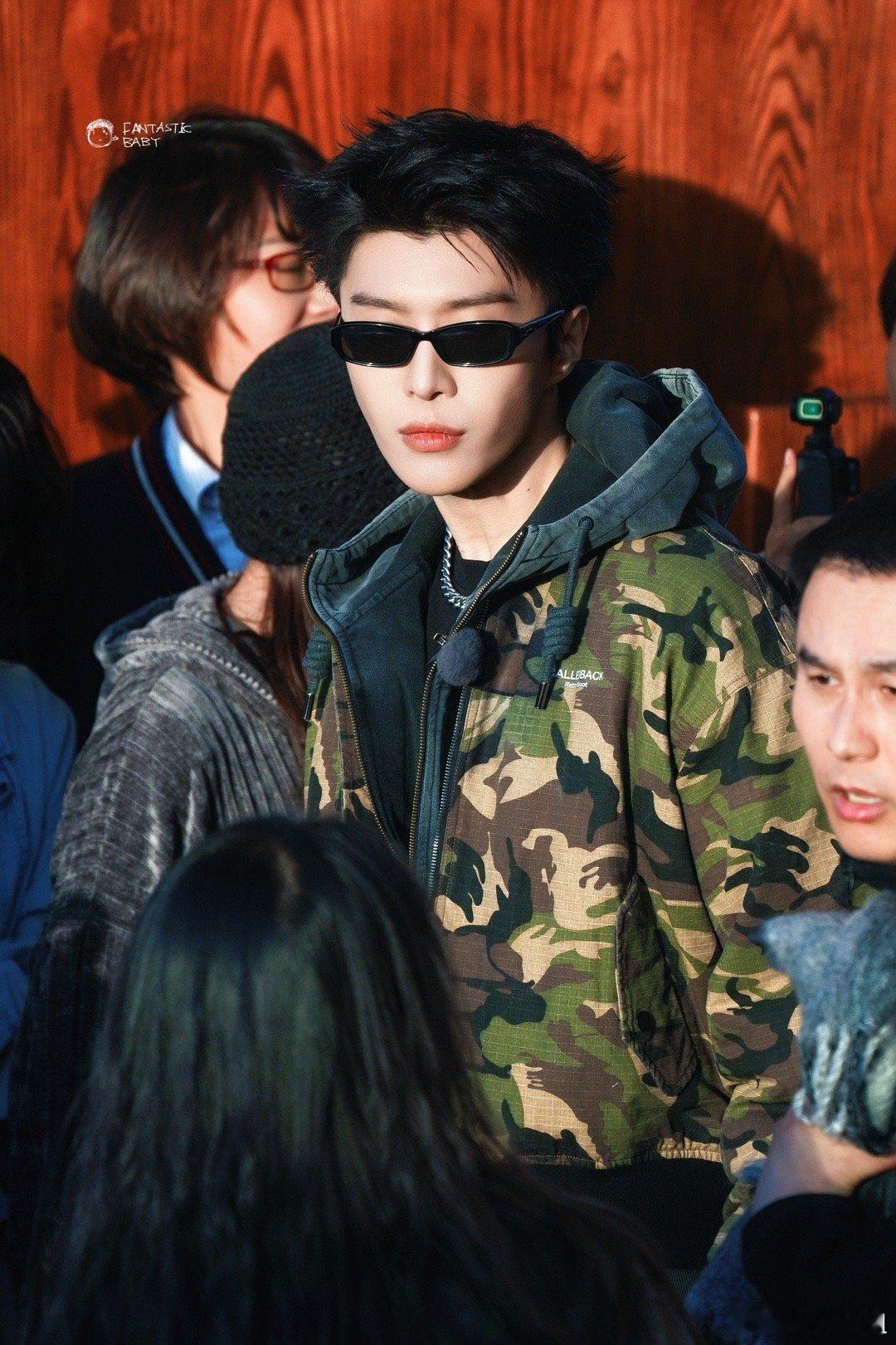 范丞丞《现在就出发》广西录制造型🈶 爱看一些背头福西西😎现在就出发