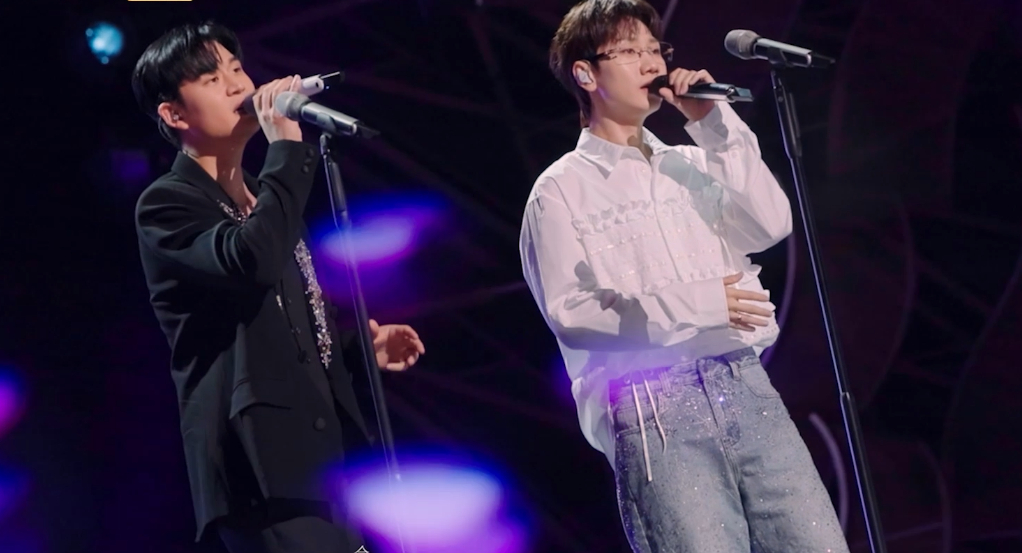 汪苏泷周兴哲左转灯好听 绝了呀！汪苏泷和周兴哲一起唱《左转灯》，汪苏泷那带着青春