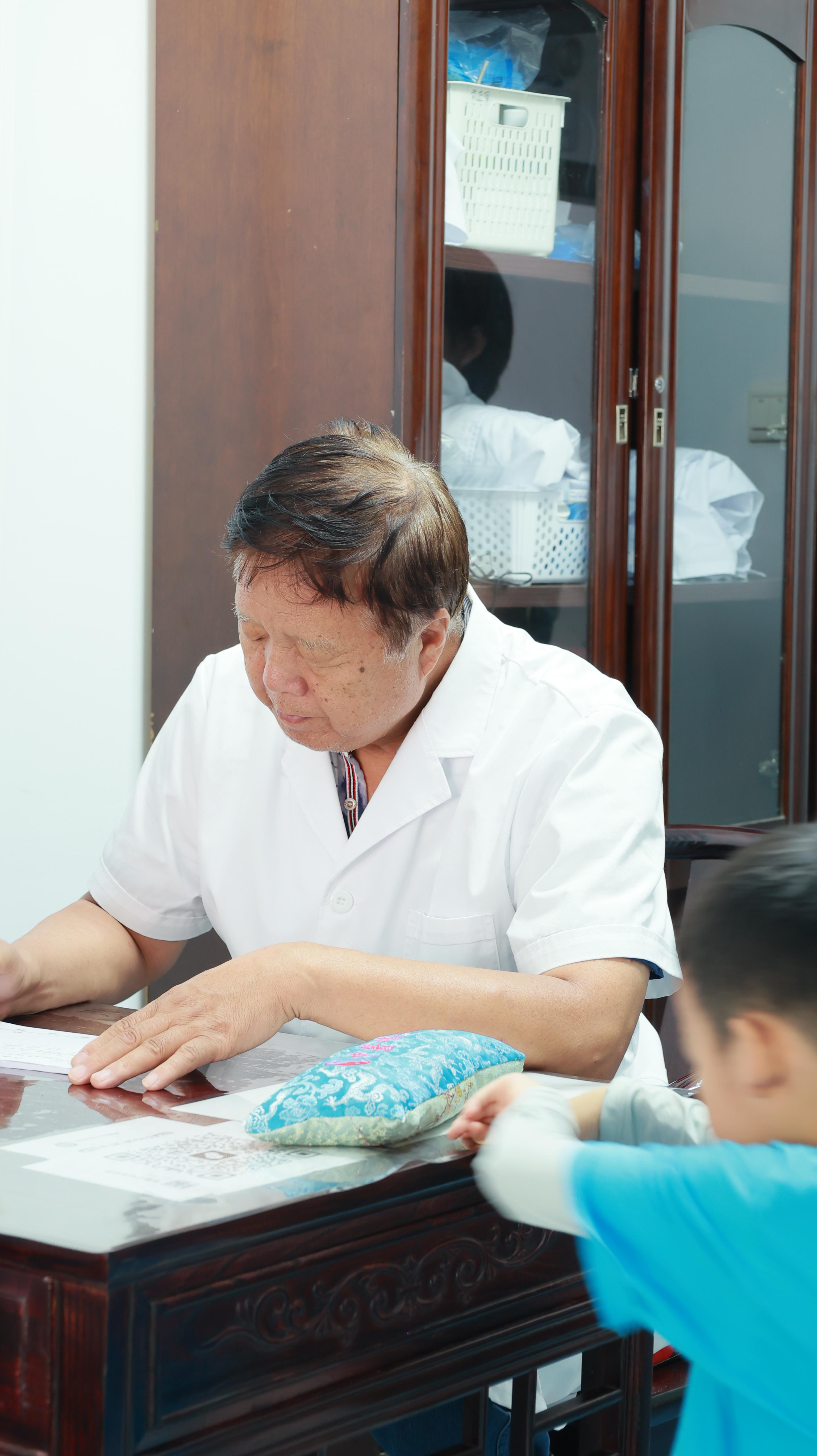 别再带孩子四处奔波看脾胃问题了！各位家长朋友们，一定要听听我的建议。 ...