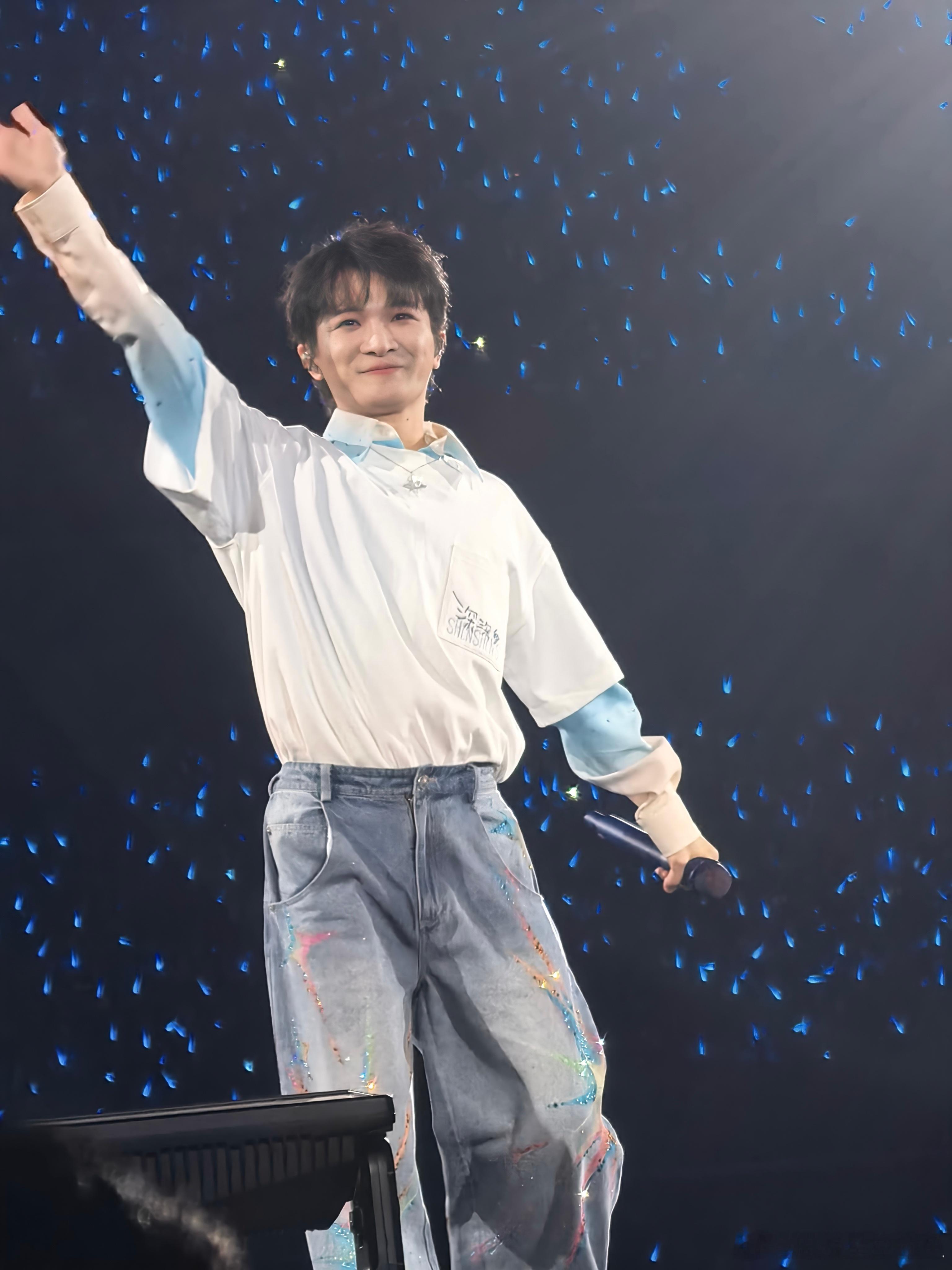 周深 1️⃣腾讯音乐由你榜🥰周深的聊聊 好想能和你，聊聊宇宙和天空，聊飞鸟和鲸