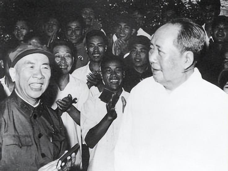 1968年毛主席到武汉休养，特地接见曾思玉：你家里那位“穆桂英”是怎样的人？
1