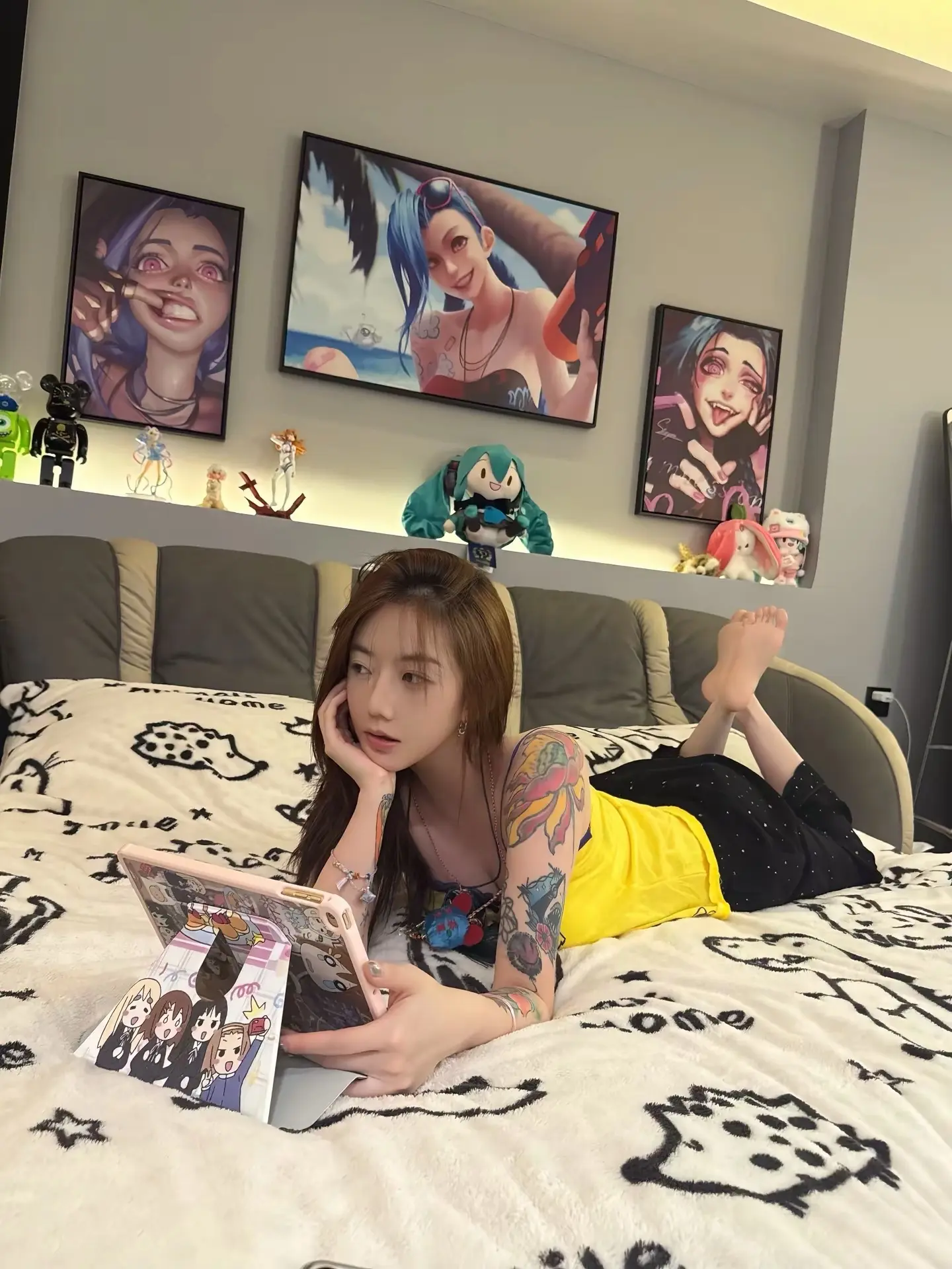 有时候睁一只眼闭一只眼 就当wink 了