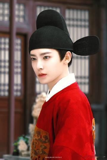 怎么说服侯明昊拍这个的 陆江来这个角色太有挑战性了，但侯明昊绝对能胜任！他能把陆