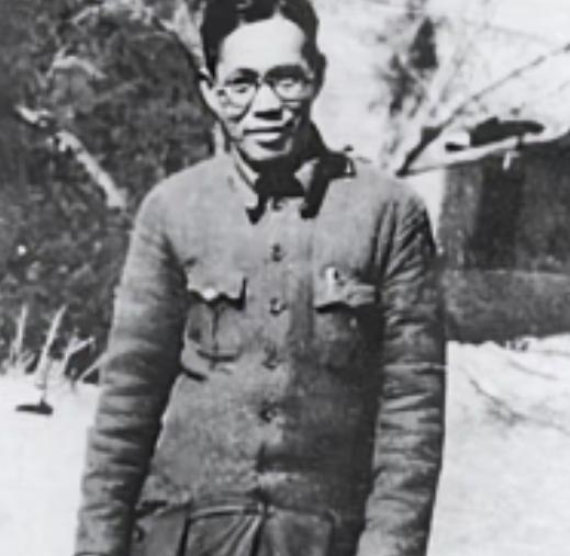 1947年，359旅主任刘亚生被俘，胡宗南叫来女部下：今晚拿下他！然而，这已经不