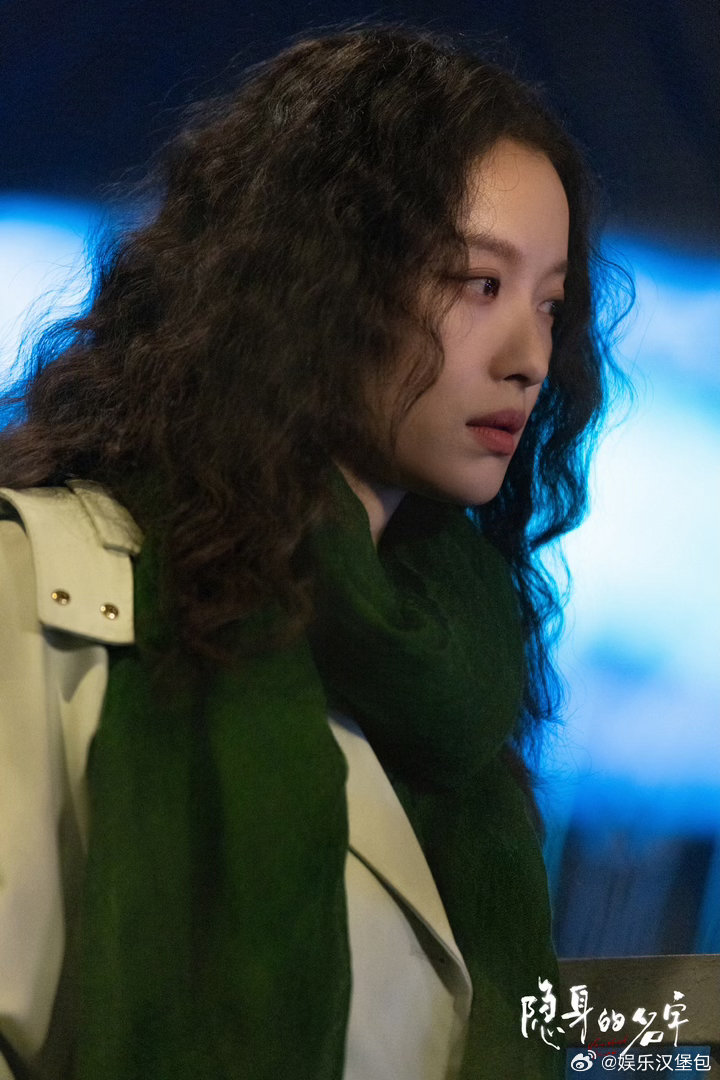 倪妮任小名人设任小名人设最妙的地方：她不是完美受害者，她会执拗、会较真、会不依不