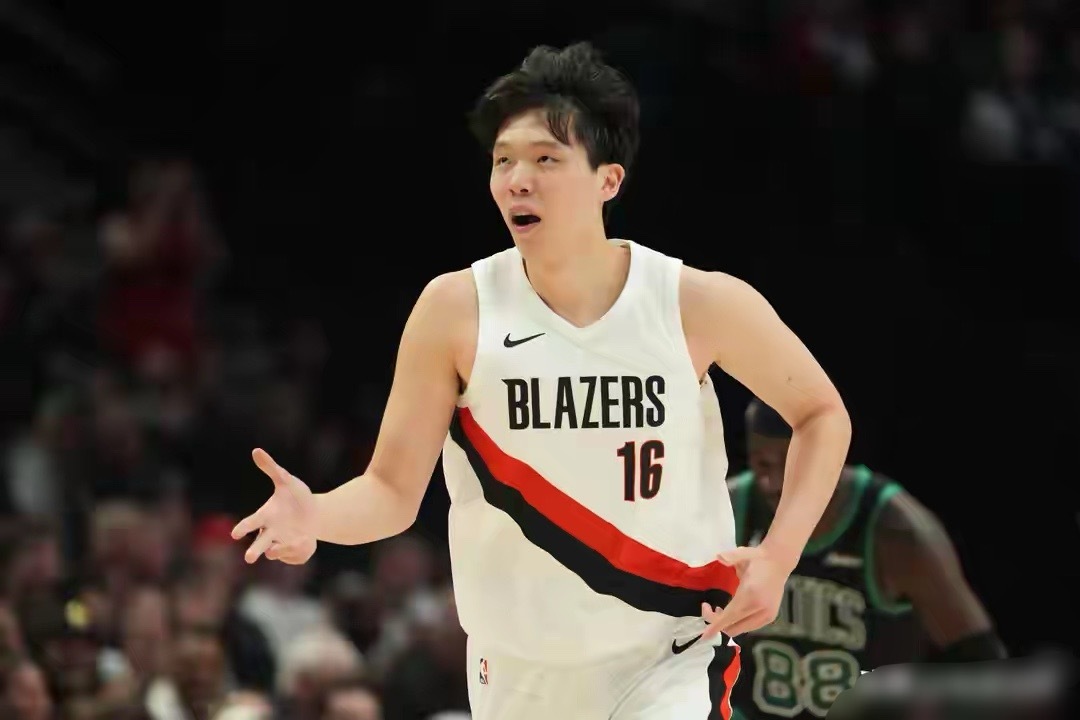 在G联赛的高强度赛程中，杨瀚森7天内出战6场，仍交出19分5篮板1助攻1盖帽的表