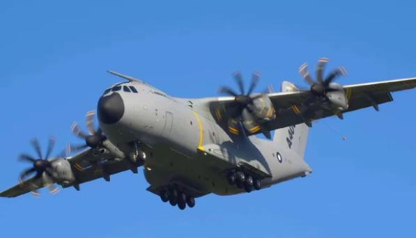 美军太豪横了，两名飞行员已经成功救回!
这次美军，一共损失了一架A-10、两架C