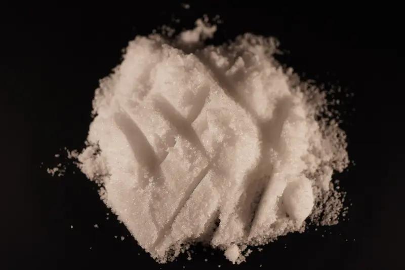 漳州泡药杨梅事件，伤害的可不止一方。
消费者首当其冲，本想尝鲜，却可能摄入脱氢乙