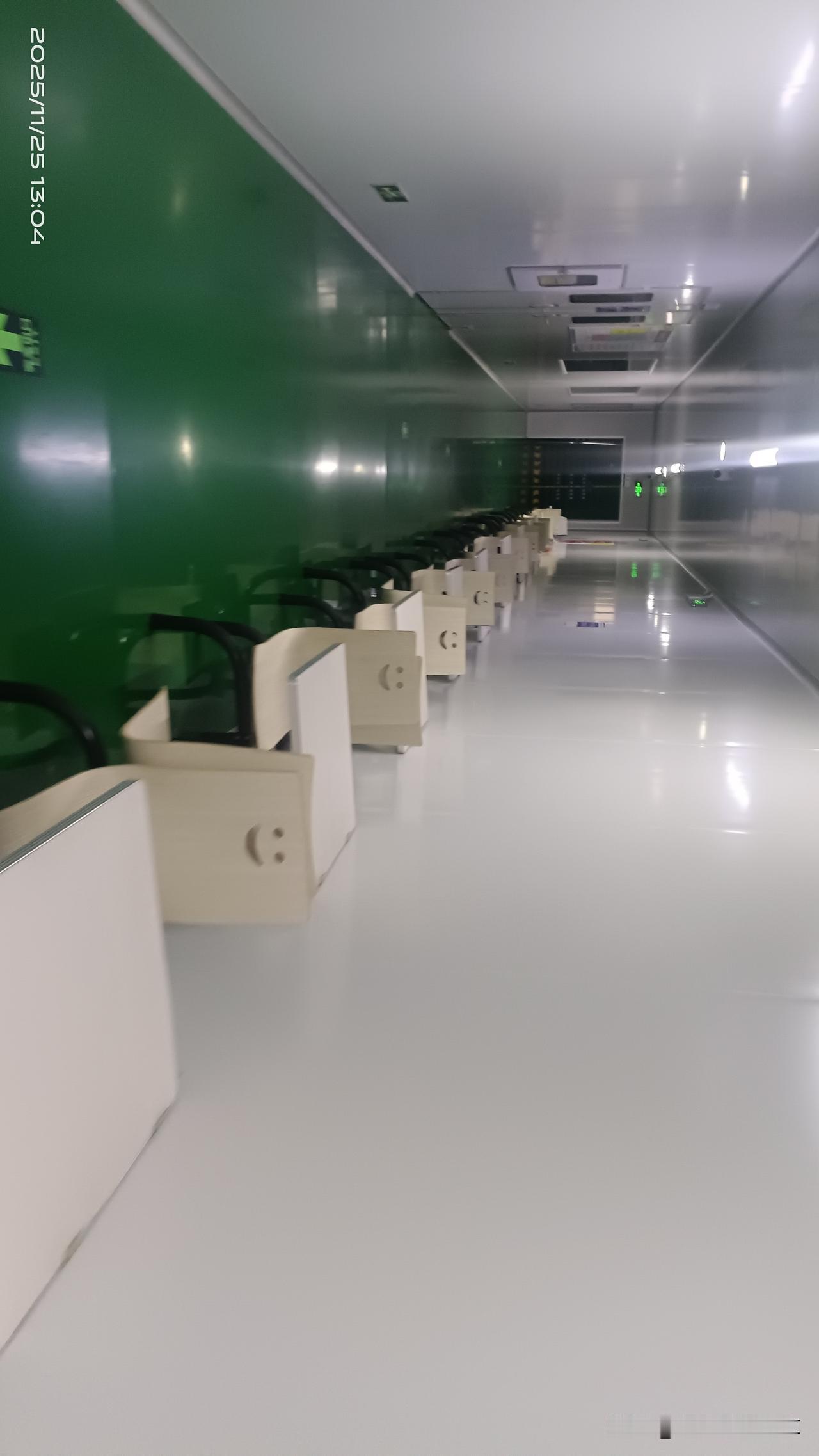 来广州从化这个厂上班有几天时间了，现在每天都在增加产量。我现在的这个厂是生产光纤