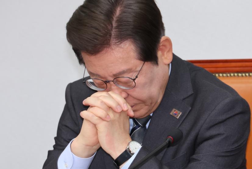 韩国现任总统李在明，最近干了两件直接震动半岛的大事！

第一件，直接把三八线前沿