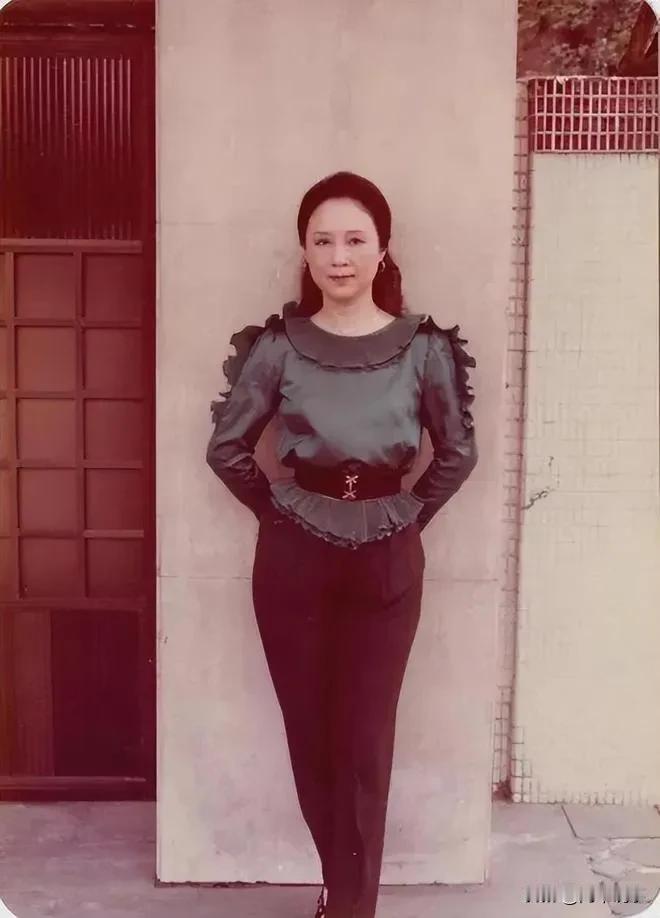 如果没有平鑫涛，琼瑶也不会有后来那么大的成功！
事情得从1964年说起，那年琼瑶