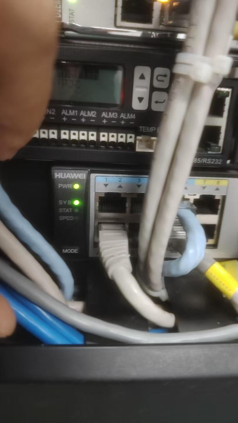 晚上加班远程调试壹台AC6003无线控制器，差点崩溃了……

初始化AC控制器以