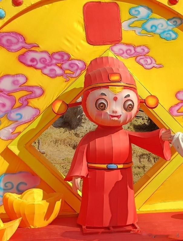 昨天闺女学校组织上了一堂青春期生理心理课，孩子回来说有点尴尬。

这让我想起我小