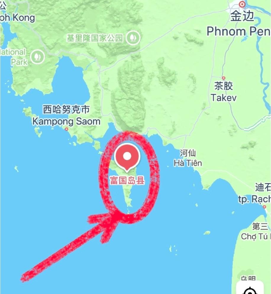 有这么一个岛，就挨着柬埔寨的海边，离着也就十来公里的距离，天气好的时候站在柬埔寨